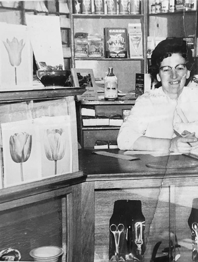 Chez Gertrude, Artisan restaurateur de mobilier, meuble de graineterie